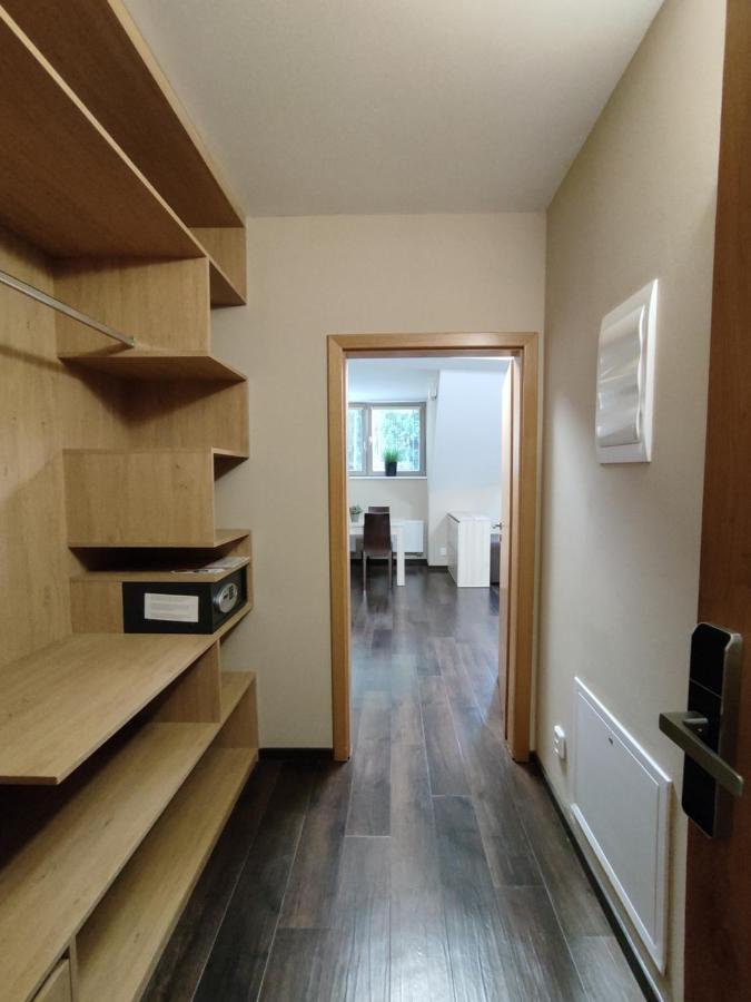 Anensky Apartman C303 - S O2 Tv A Stabilni Rychlou Wifi, S Moznosti Dokoupeni Bufetovych Snidani - By Relax 哈拉霍夫 外观 照片